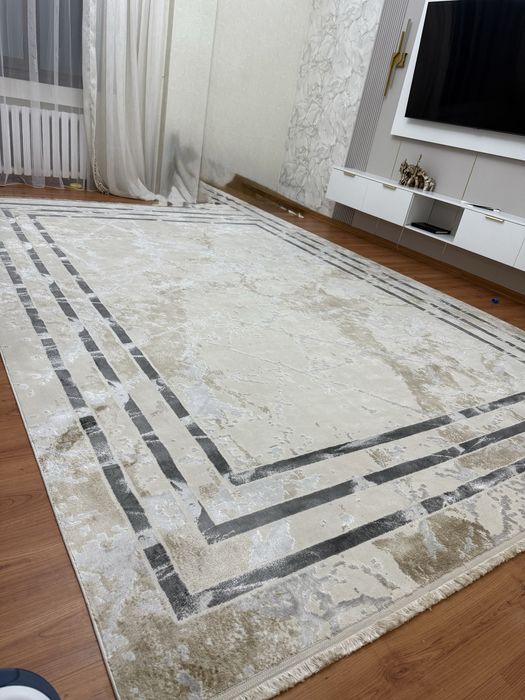 Продам ковер в отличном состояний