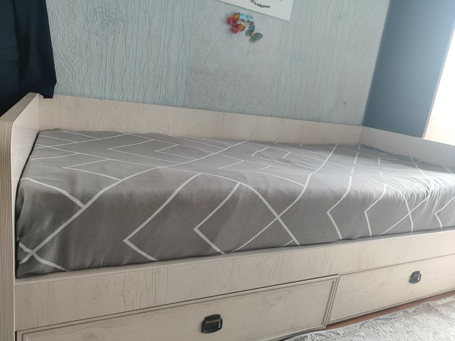 Кровать подростковая