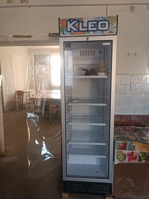 Витрина холодильник сотилади холати деярли янги 1-ой ишлатилган