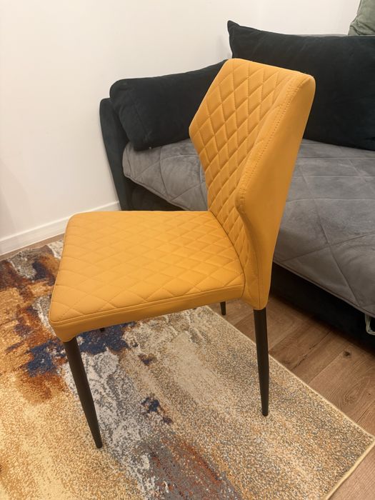 Titlu: Set masă extensibilă + 5 scaune Mobexpert – stare foarte bună