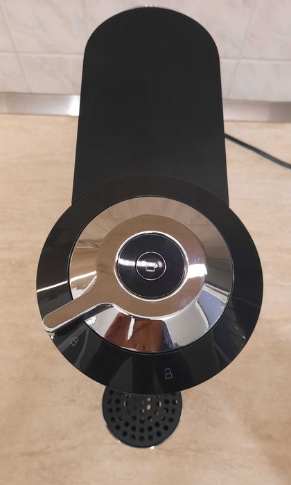 Krups Nespresso Vertuo кафемашина с капсули+подарък часовник