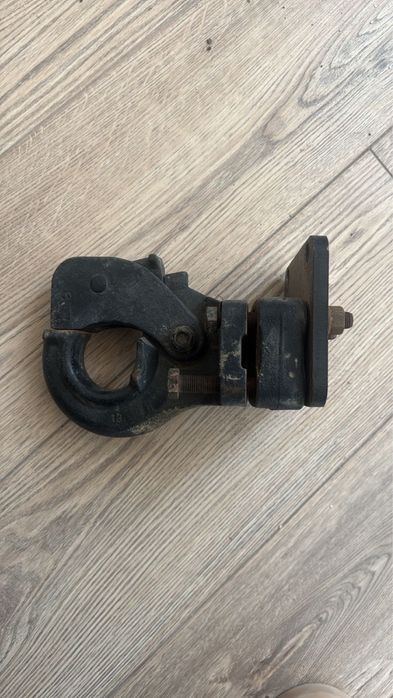 Продам фаркоп на Land Cruiser