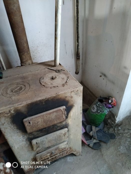 30 соток земли под любое хозяйства.имеется 4 камеры по 75 квадратных м