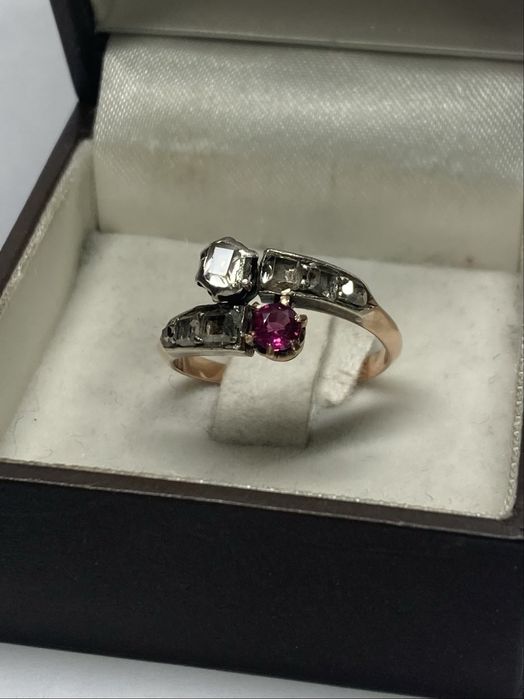 Inel antic aur 18kt.cu rubin si diamante