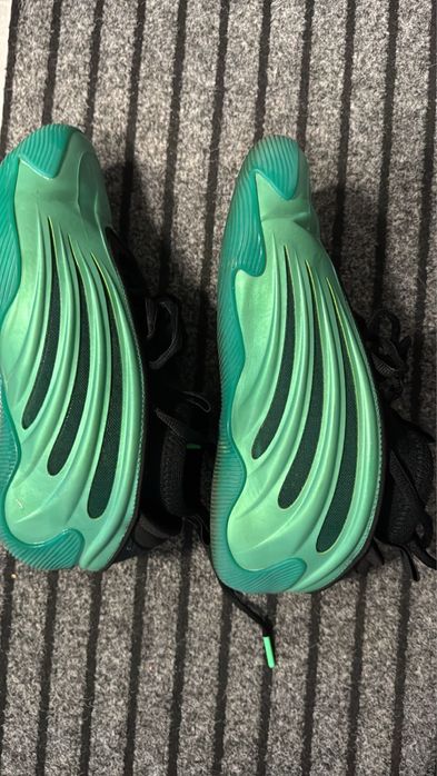 Продаются adidas harden volume 9