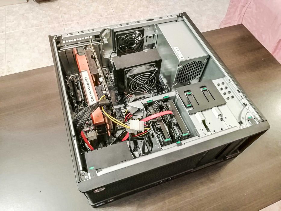 Компютър HP Z440 XeonЕ5-1660v3 DDR4-32GB NVMe-512 Гейм-GTX 1070ti/8GB