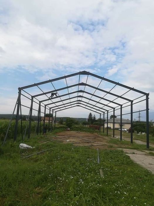 Vand structuri metalice complete si hale învelită cu panou
