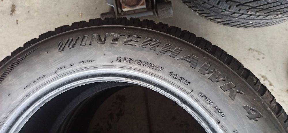 2бр.зимни гуми 235/55/17 Firestone