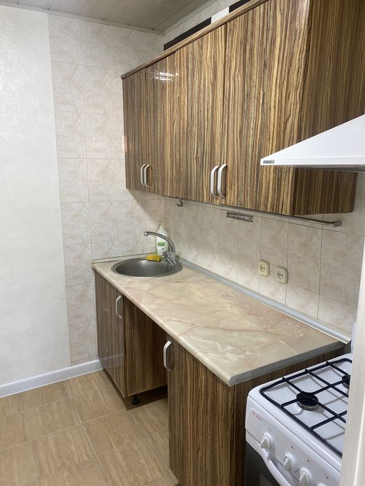 Кухня Бу (раковина и сушилка идут в комплекте, демонтаж за наш счет)