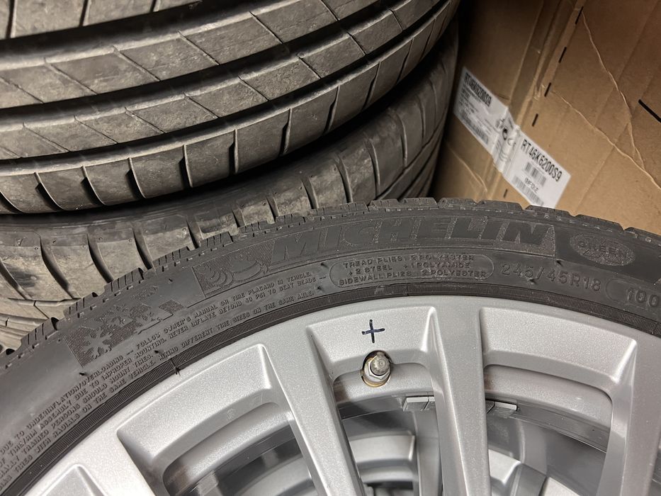 245/45/18 4броя зимни гуми Мишелин Алпин Дот 2323 99% нови