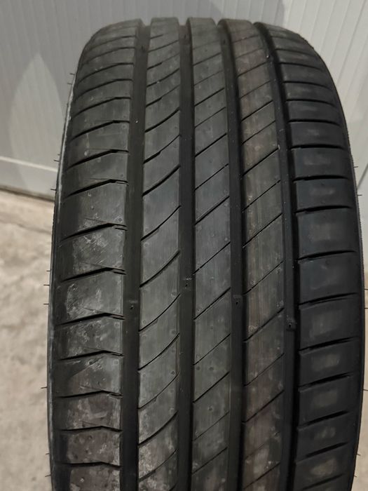 R17 kumho 225/45/17