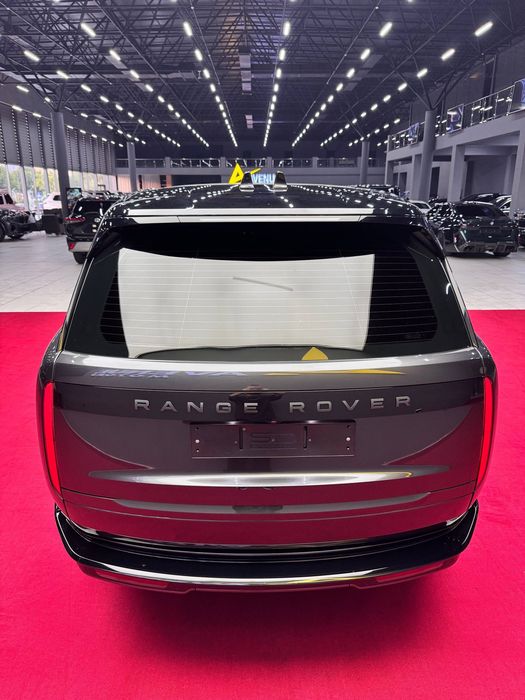 Land Rover Range Rover LWB P360 SE