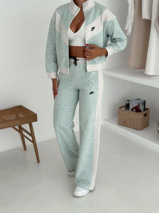 Дамски екип  не ватиран