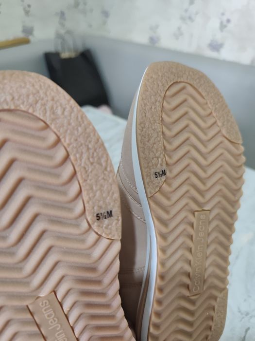 Calvin Klein Кроссовки Женские