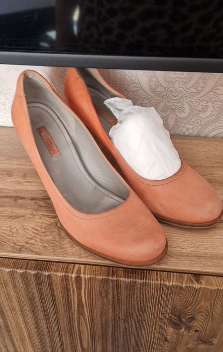 Отдам обувь 40-41 размер