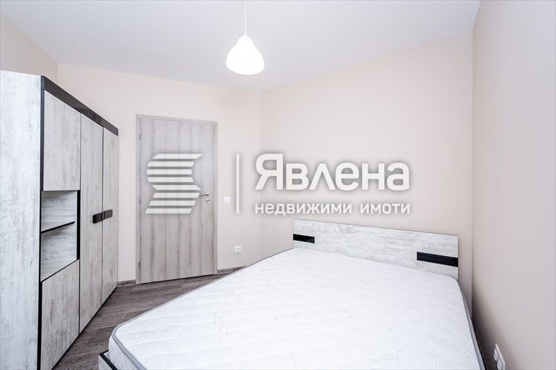 Продавам 3-стаен апартамент