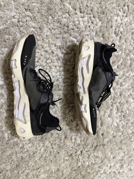 Nike React Live N354