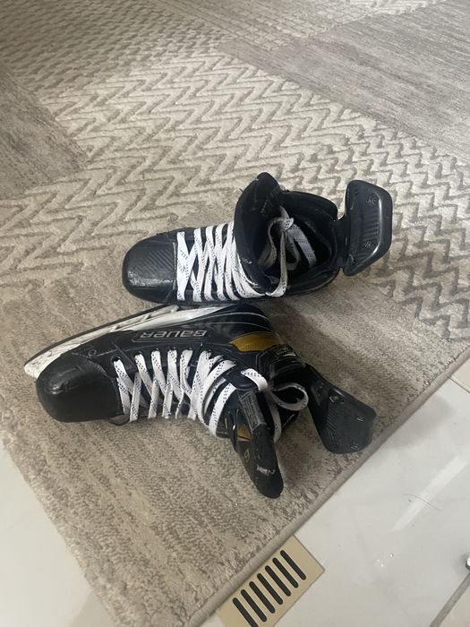 Коньки хоккейные