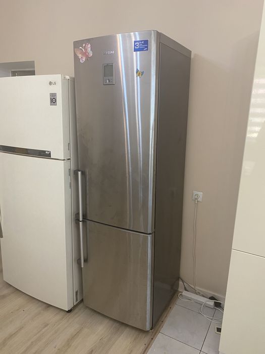 Холодильник Samsung