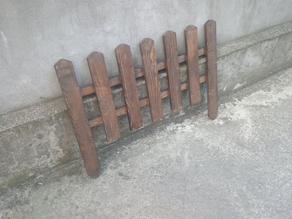 Продавам декоративна дървена ограда