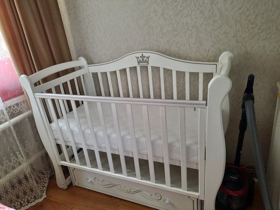 Продаётся детская кроватка