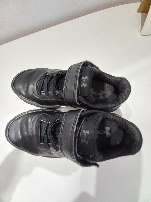 Маратонки Under Armor и Nike