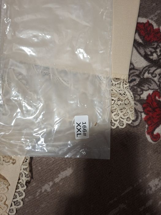 Chiloți dantela cu burtiera