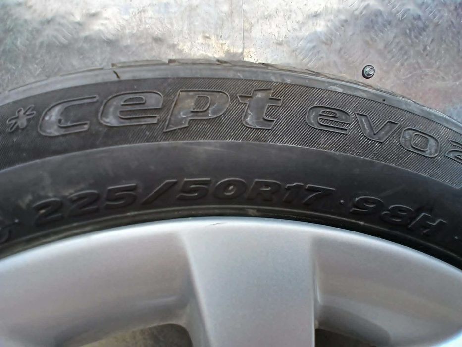 Jante Aliaj R17 Originale BMW Cu Anvelope DOT 2024