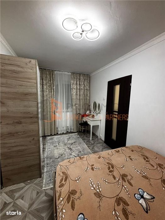 Apartament 2 camere cf 2 semidecomandat zona Micro 14