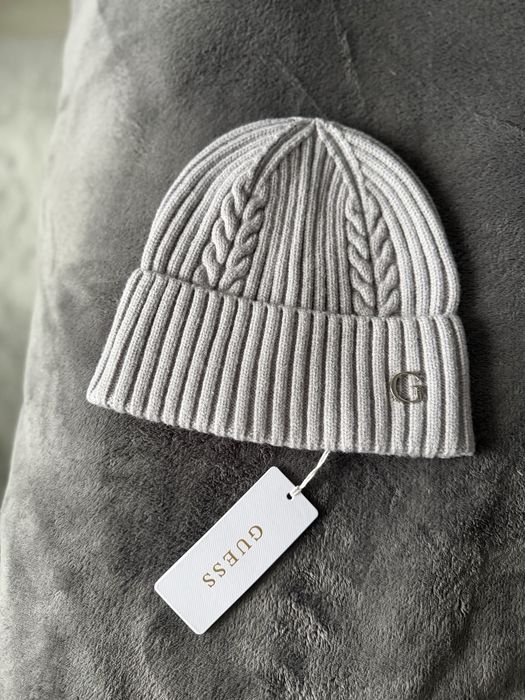 Guess caciula gri unisex marime universala noua originala