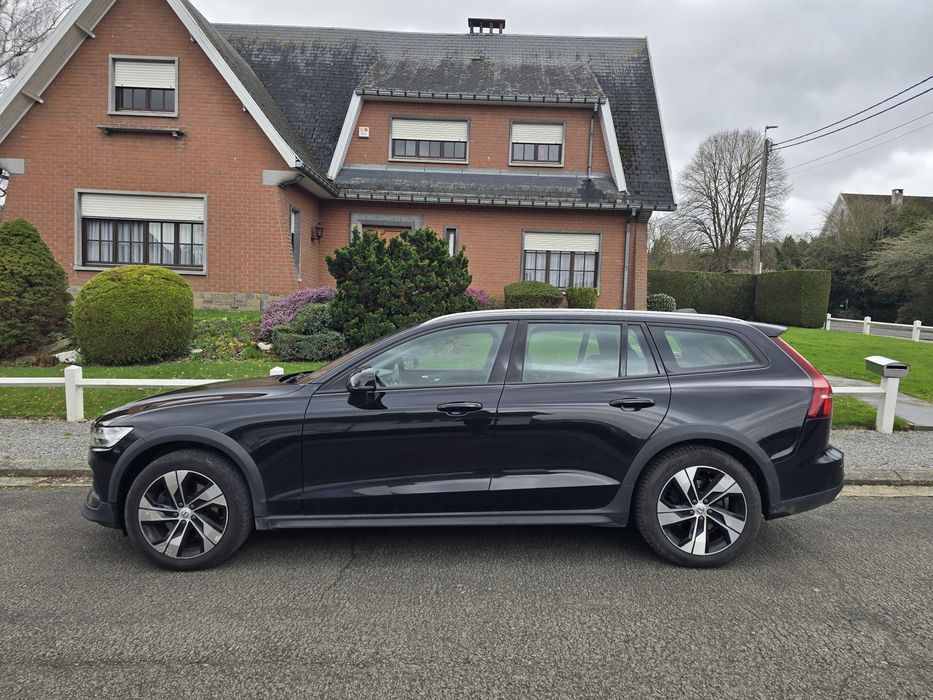 Volvo v60 Cross Country