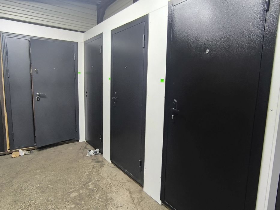 Входные двери. Сыртқы есіктер. Двери