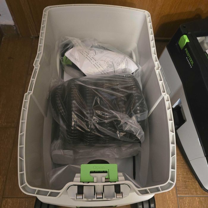 Mобилна прахосмукачка Festool, модел CTL 36 EI AC-PLANEX, за жираф