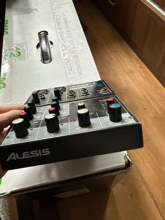 Alesis MultiMix 4