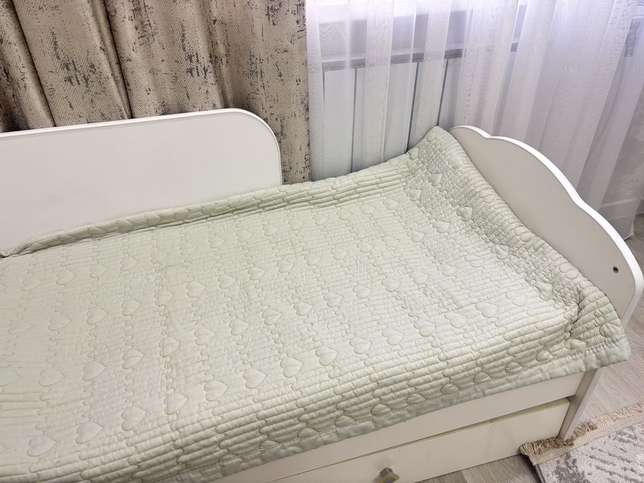 Продам кровать размер 70*200