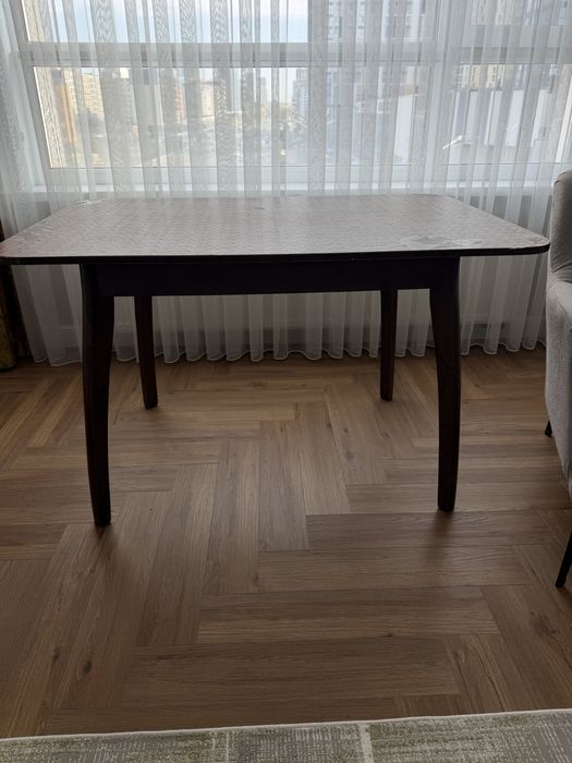 Продам стол 120/80