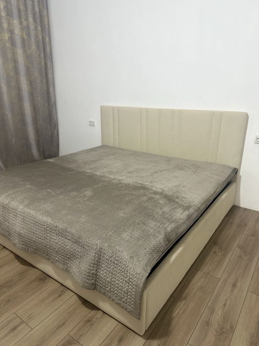 Продам кровать с матрасом 200*200
