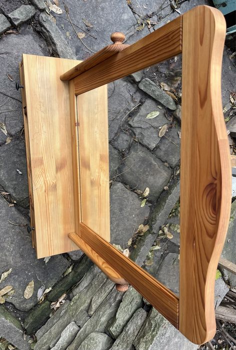 Дървена тоалетка с огледало