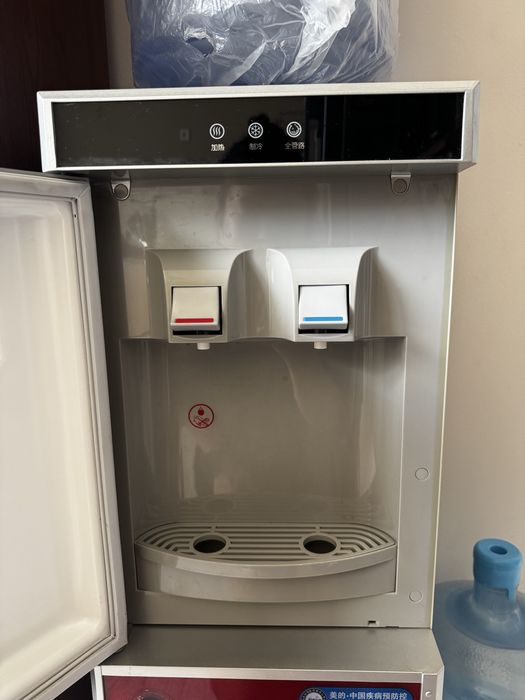 Напольный кулер для воды Midea с шкафчиком