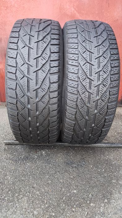 2бр. зимни гуми 205/50/17 Kormoran 
dot21
7.5mm
Много добро състояние