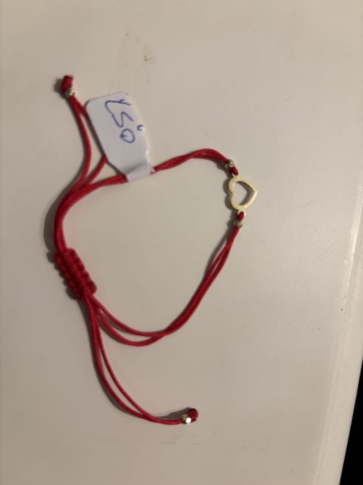 Brățară șnur roșu cu pandantiv inimă din aur