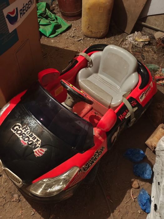 Детская машинка на ручном управления