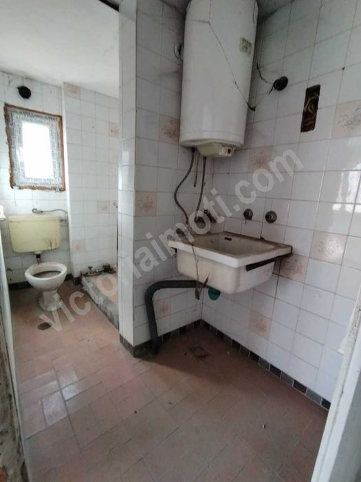 Продава се Четиристаен апартамент в Велико Търново, Център - 74 кв.м за 1392 €/кв.м - Снимка #3