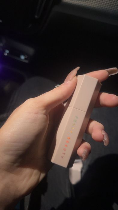 Contour fenty beauty soft amber  neutilizat