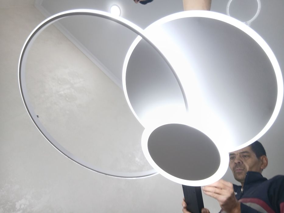 Продам люстру новый в упаковке.