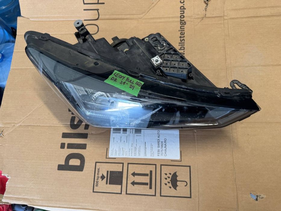 Far dreapta Seat Leon 4 FULL LED 5FB.941.006.D Interior negru