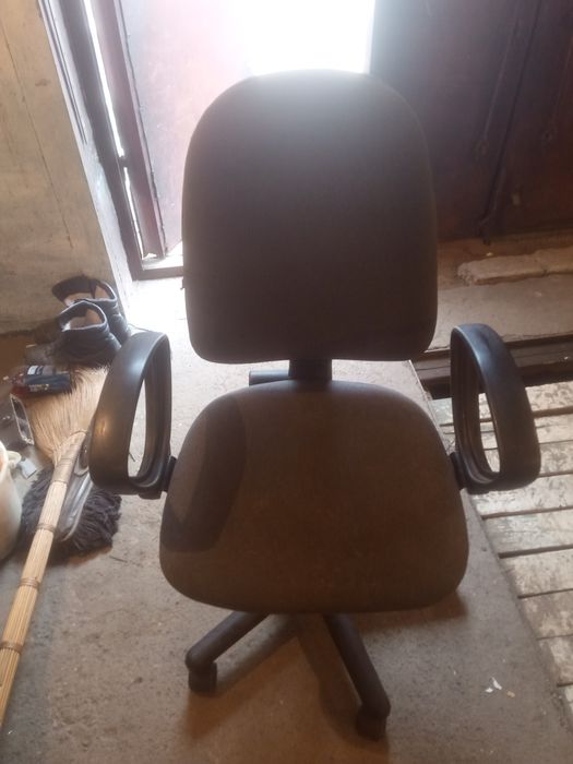 Продам офисный стул