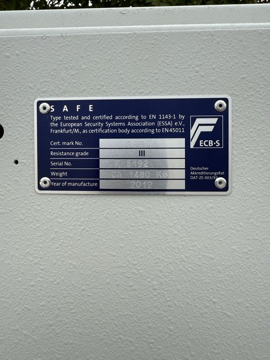 Огнеопорен сейф, Каса