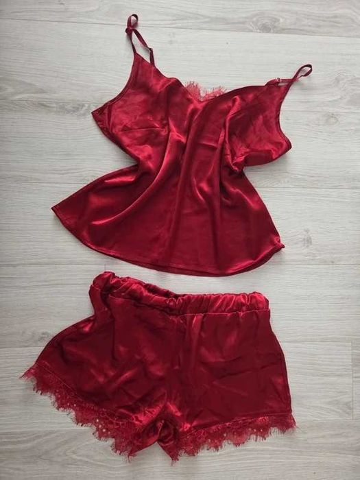 Pijama lenjerie de noapte rosie din satin