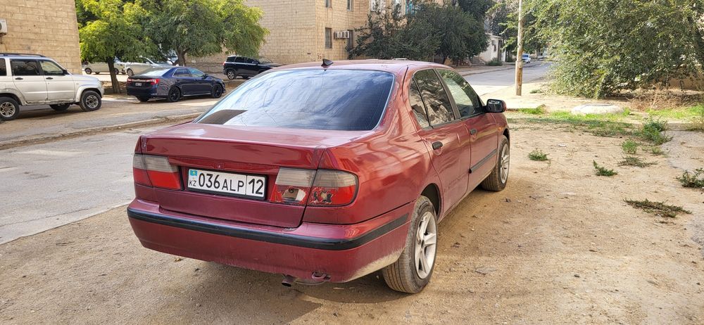 Nissan premiera P11
